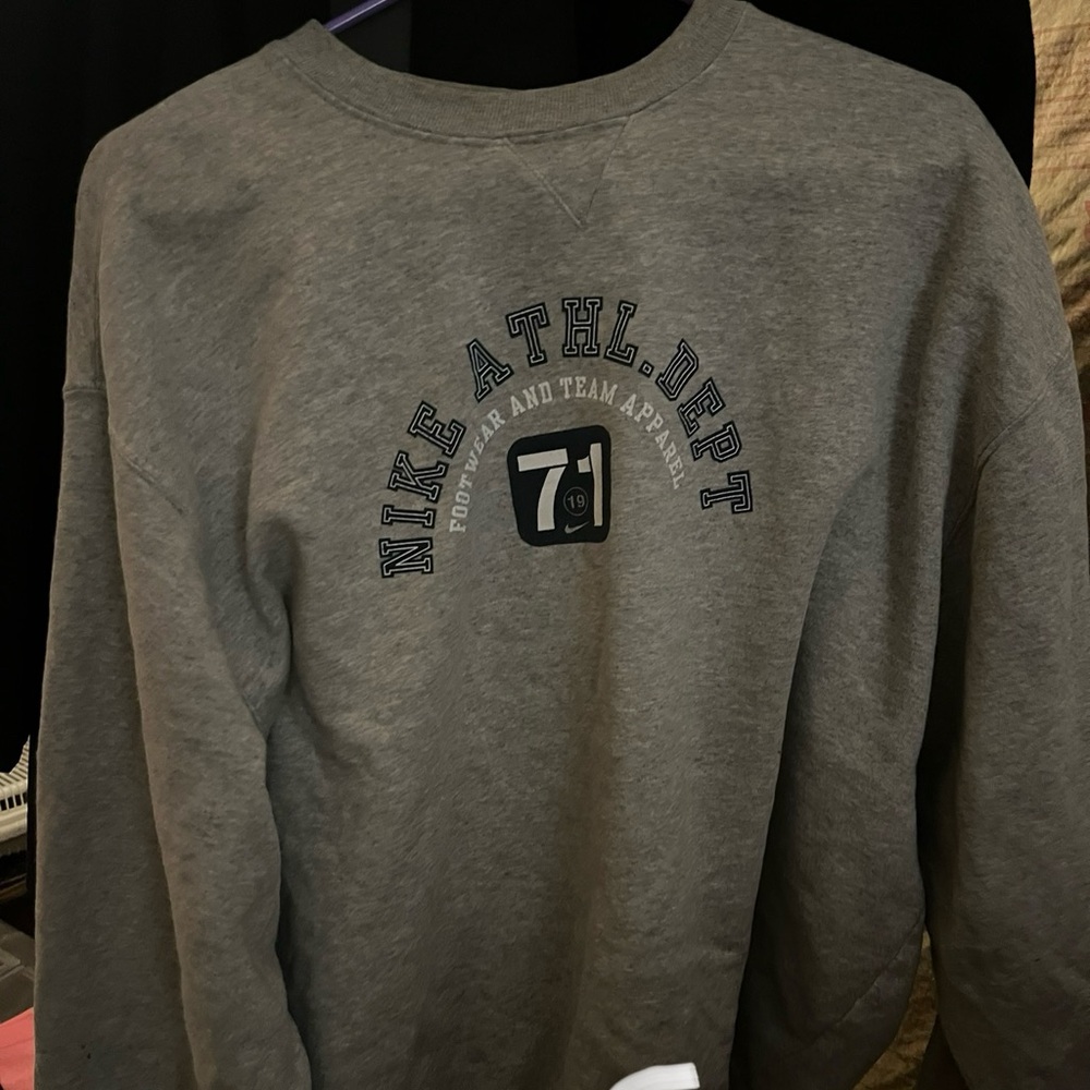 Nike crewneck